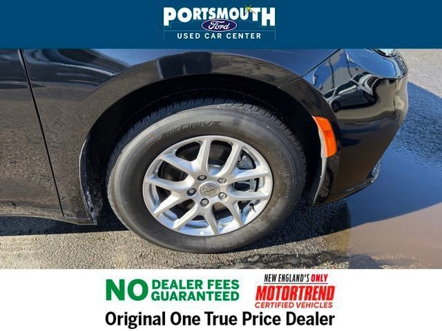 Used 2024 Chrysler Pacifica Touring-L image 38