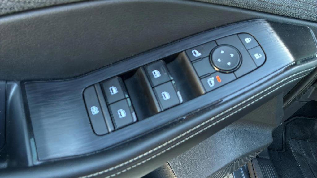 Used 2022 Nissan Rogue S image 27
