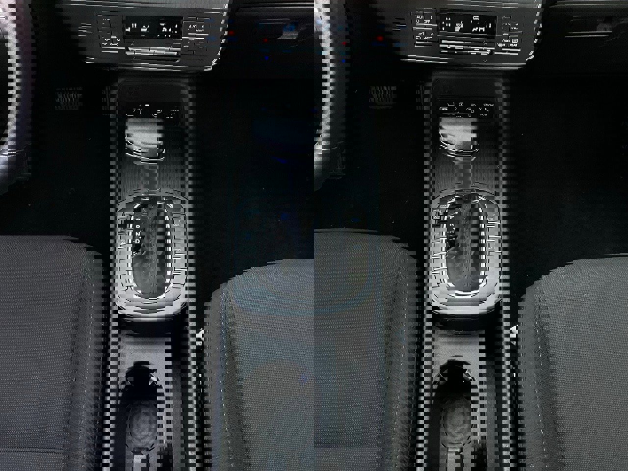 Used 2025 Hyundai Kona SEL image 15