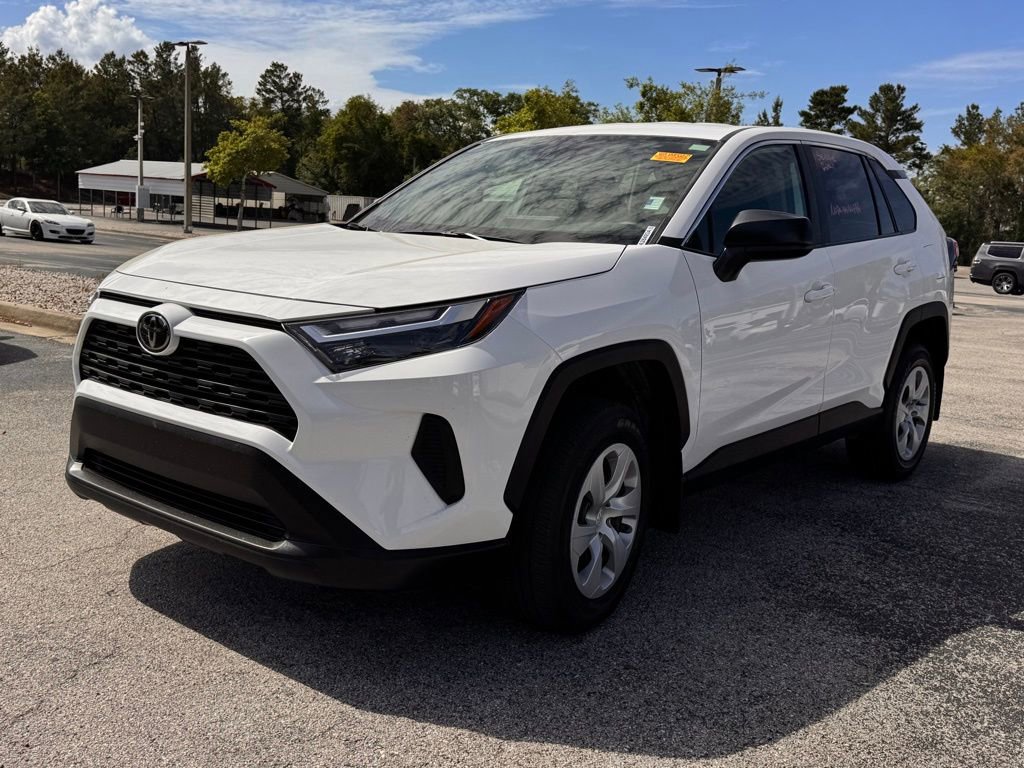 Used 2025 Toyota RAV4 LE image 3