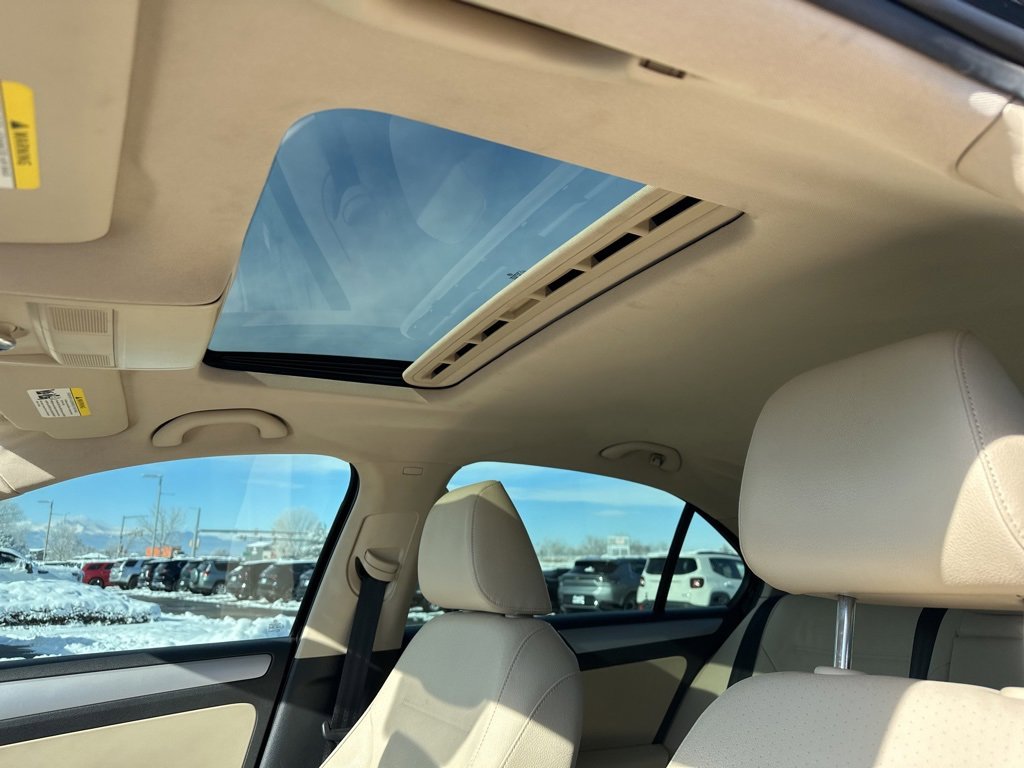 Used 2012 Volkswagen Jetta TDI image 16