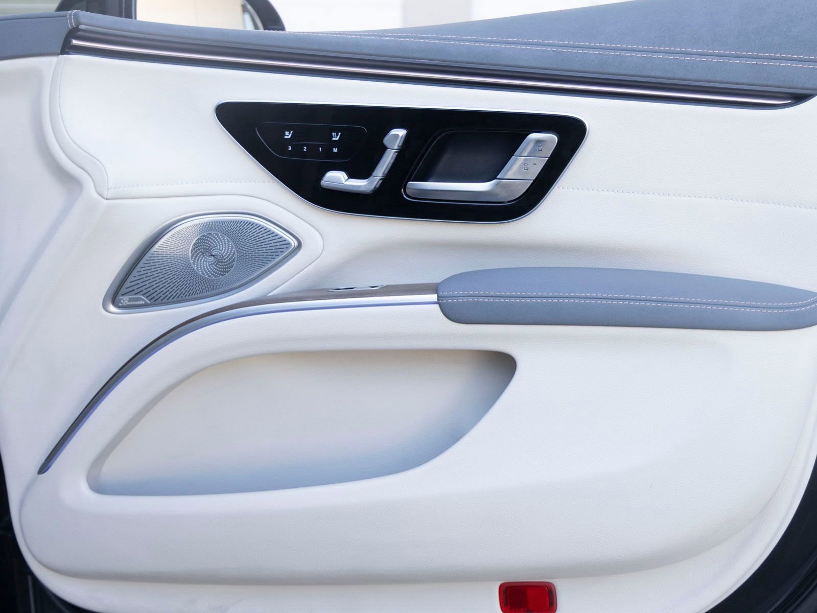 Used 2023 Mercedes-Benz EQS 580 4MATIC Sedan image 25