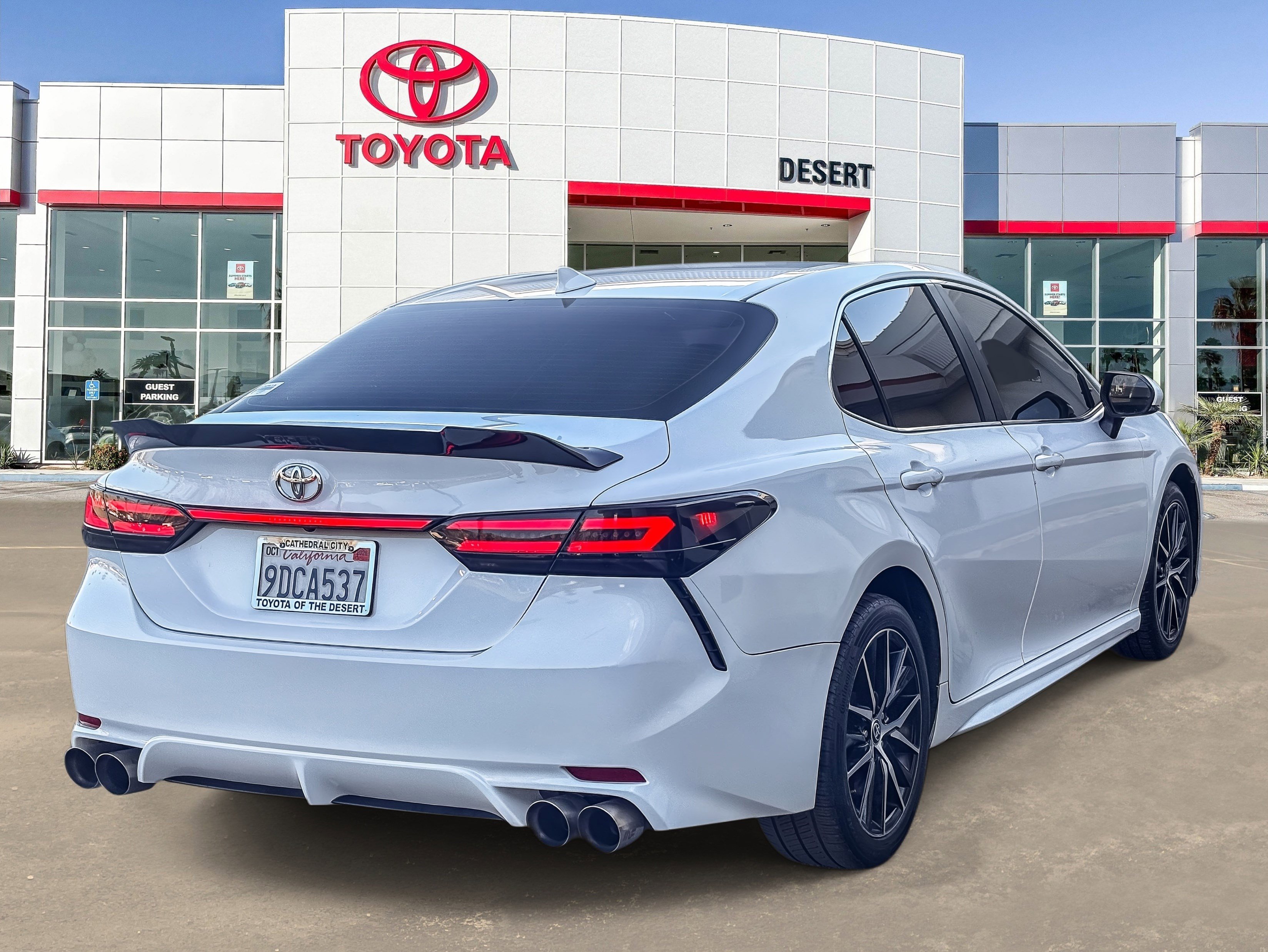 Used 2023 Toyota Camry SE image 7