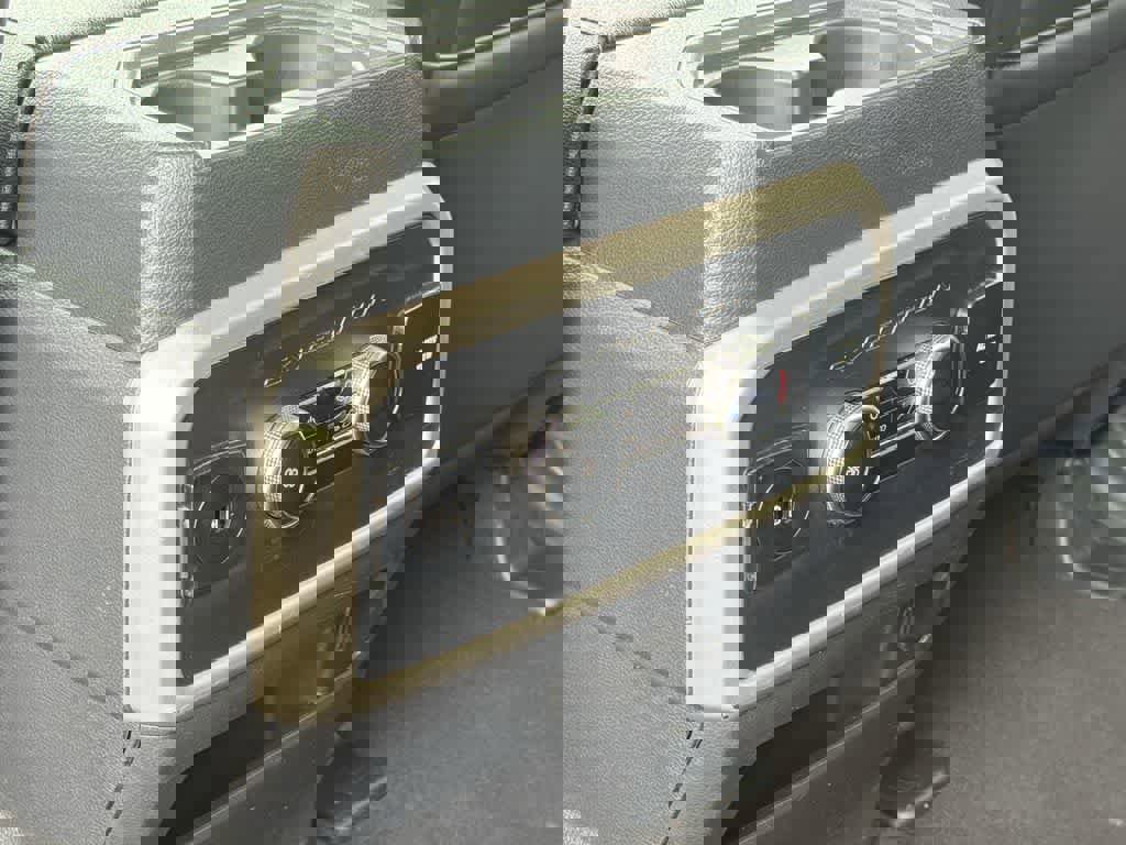 Used 2024 Ford Expedition Max XLT image 29