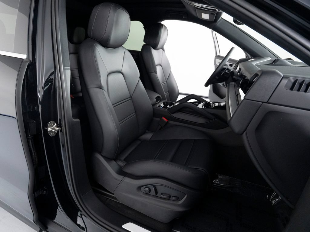 New 2026 Porsche Cayenne Coupe AWD/4WD image 38