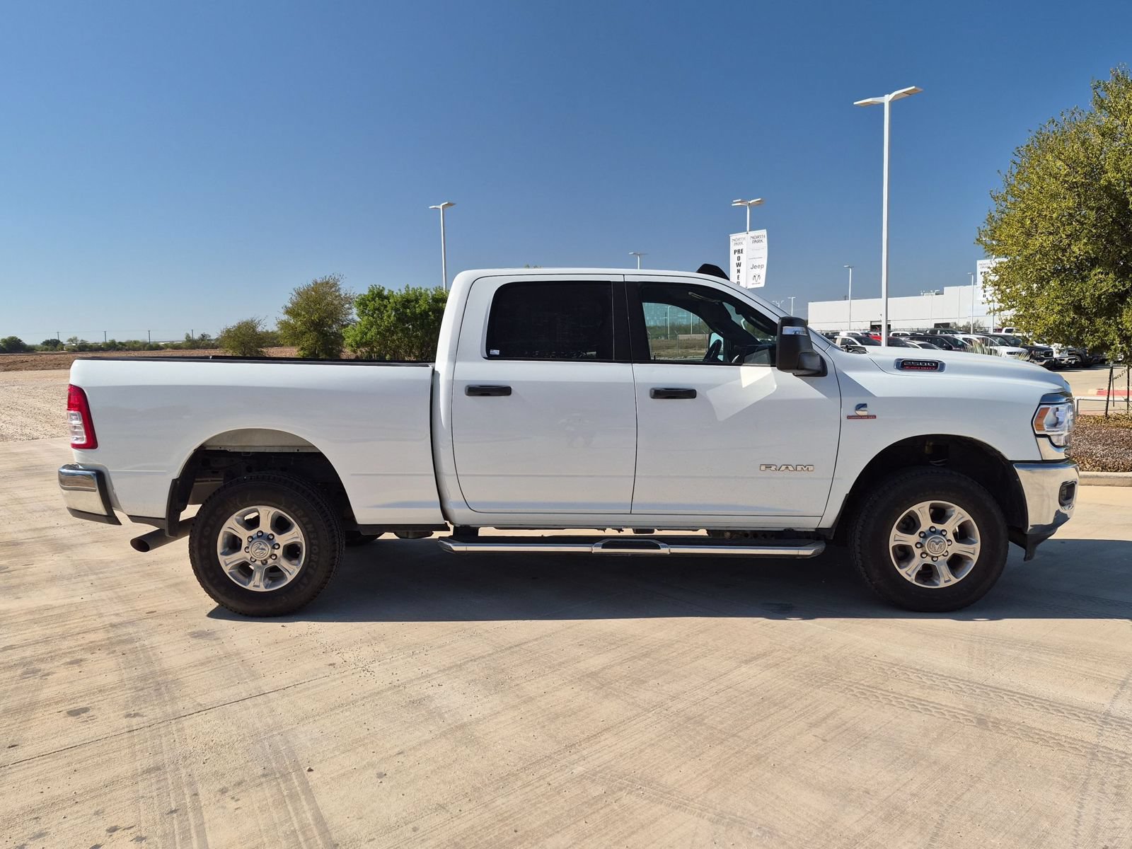 Used 2024 RAM 2500 Big Horn AWD/4WD image 2