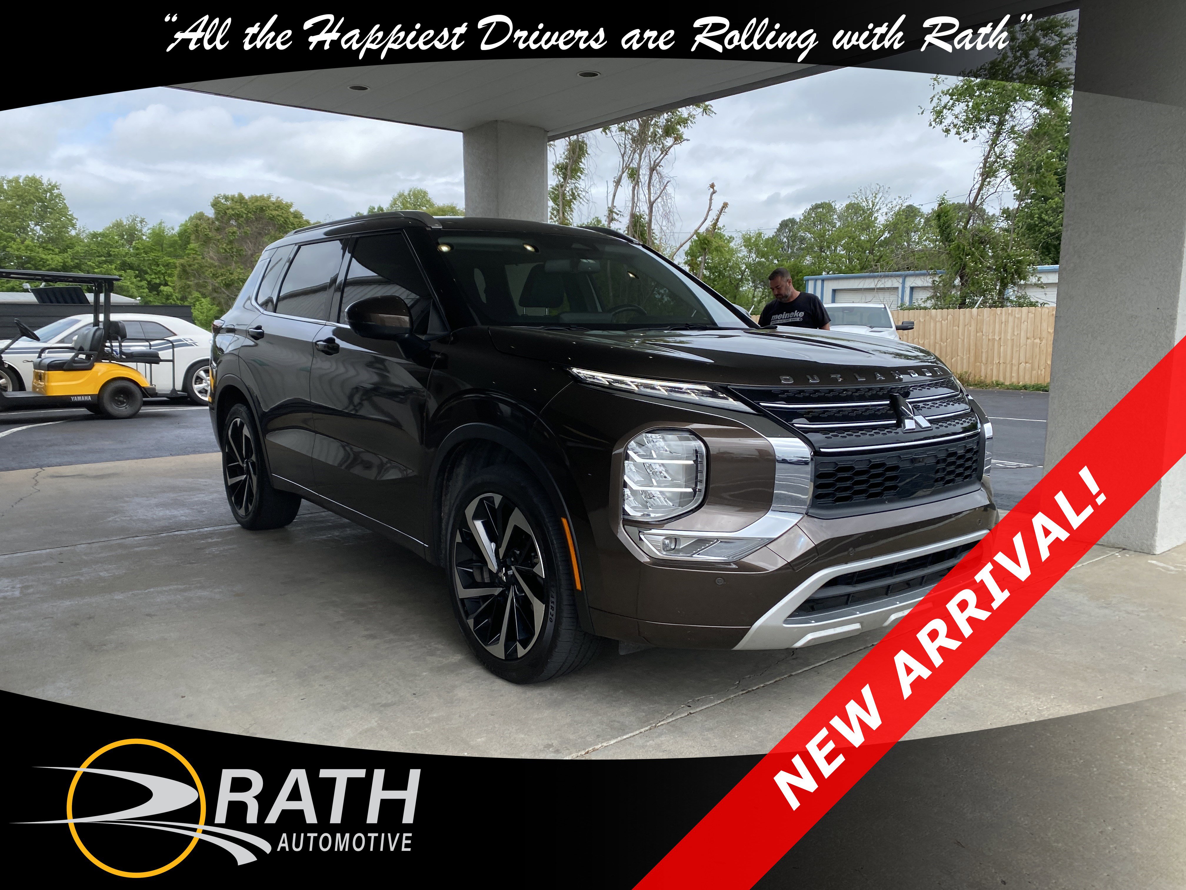 Used 2024 Mitsubishi Outlander SEL image 1