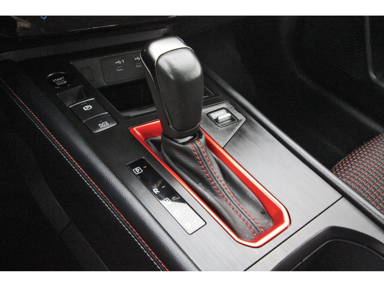 Used 2025 Nissan Kicks SR AWD/4WD image 28
