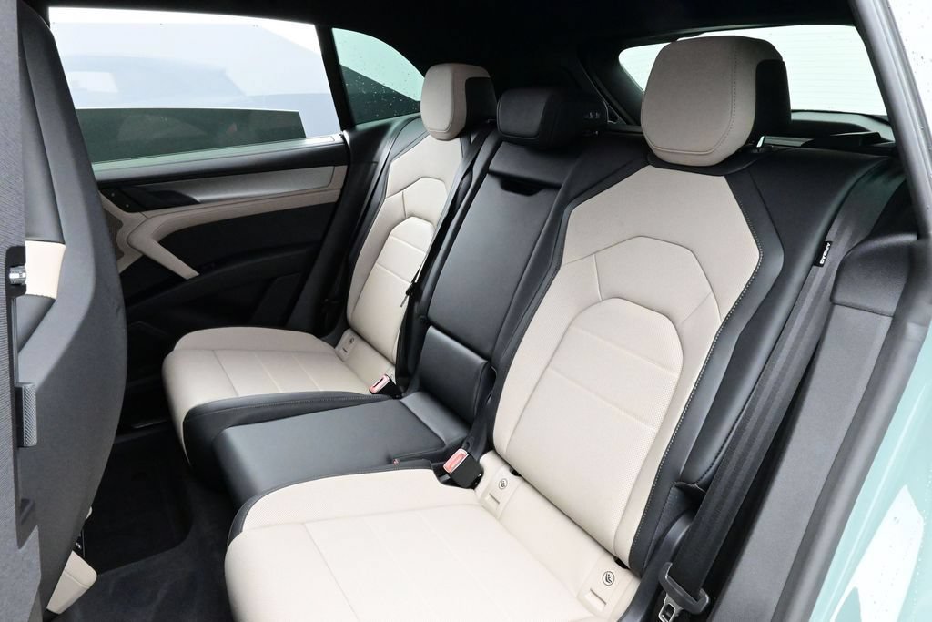 New 2026 Porsche Cayenne Electric AWD/4WD image 8