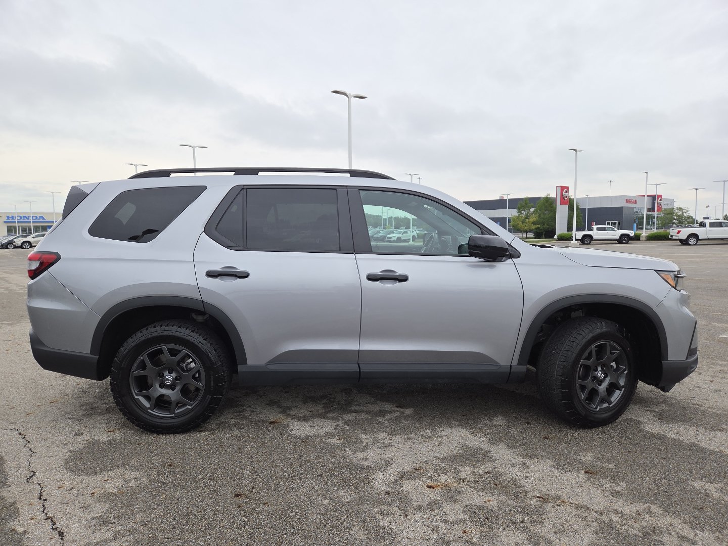 Used 2025 Honda Pilot TrailSport image 18