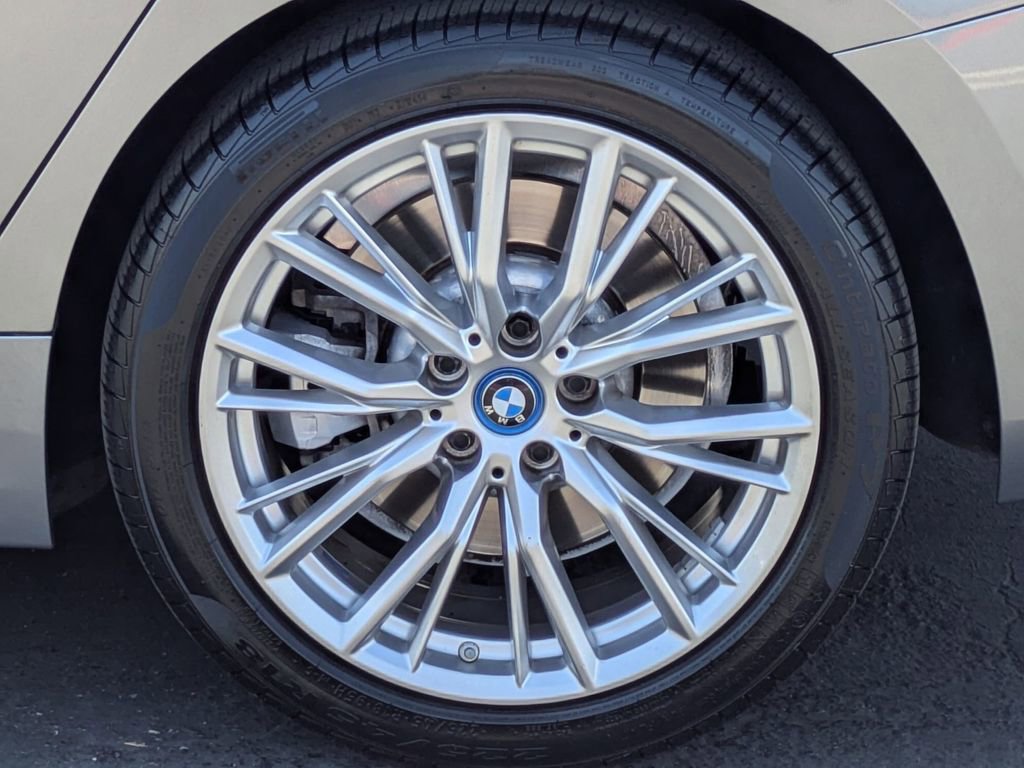 Used 2023 BMW 330e w/ Driving Assistance Package image 22