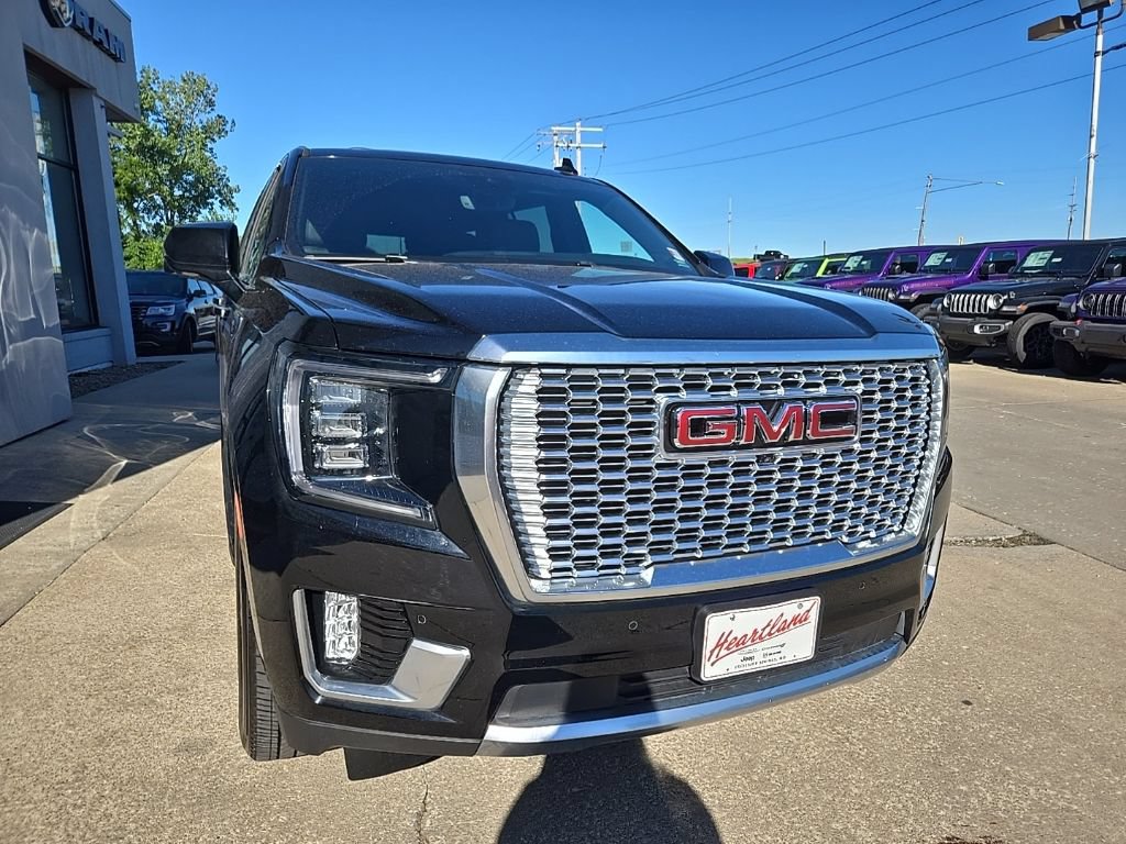 Used 2024 GMC Yukon XL Denali w/ Advanced Technology Package AWD/4WD image 15