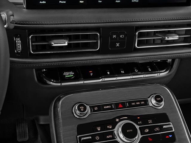 Used 2022 Lincoln Nautilus Reserve w/ Equipment Group 201A image 9