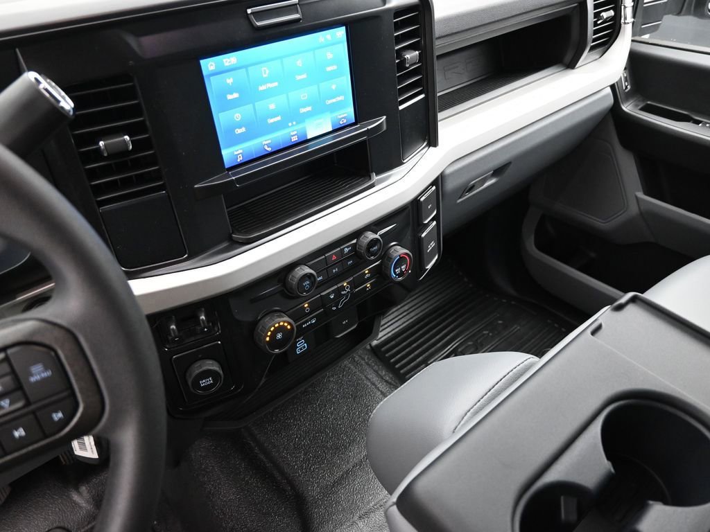 New 2026 Ford F450 XL w/ XL Chrome Package RWD image 20
