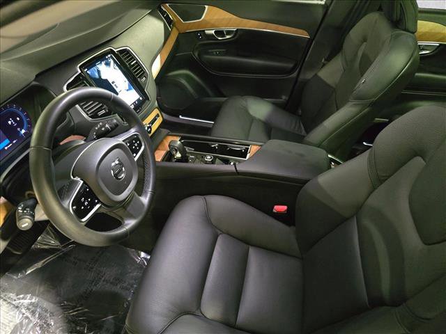 Used 2024 Volvo XC90 B6 Plus w/ Protection Package Premier image 18