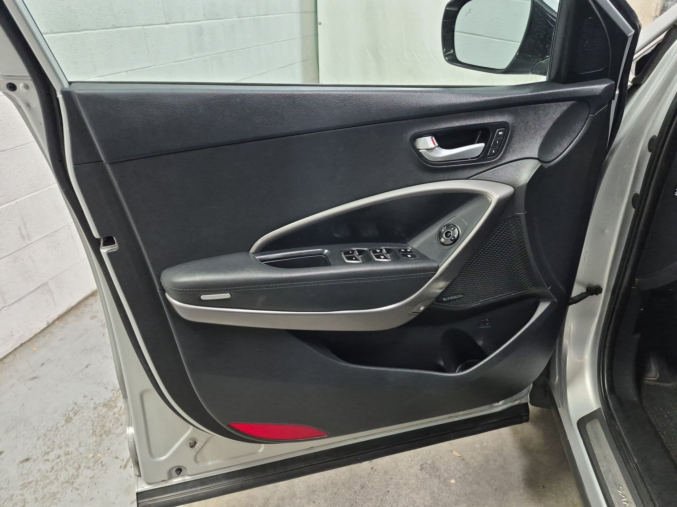Used 2017 Hyundai Santa Fe Sport w/ Cargo Package FWD image 15