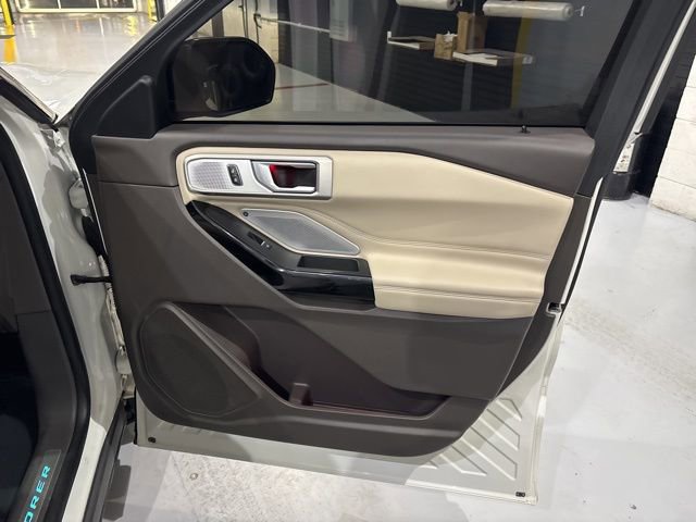 Used 2022 Ford Explorer Platinum w/ Equipment Group 601A image 37