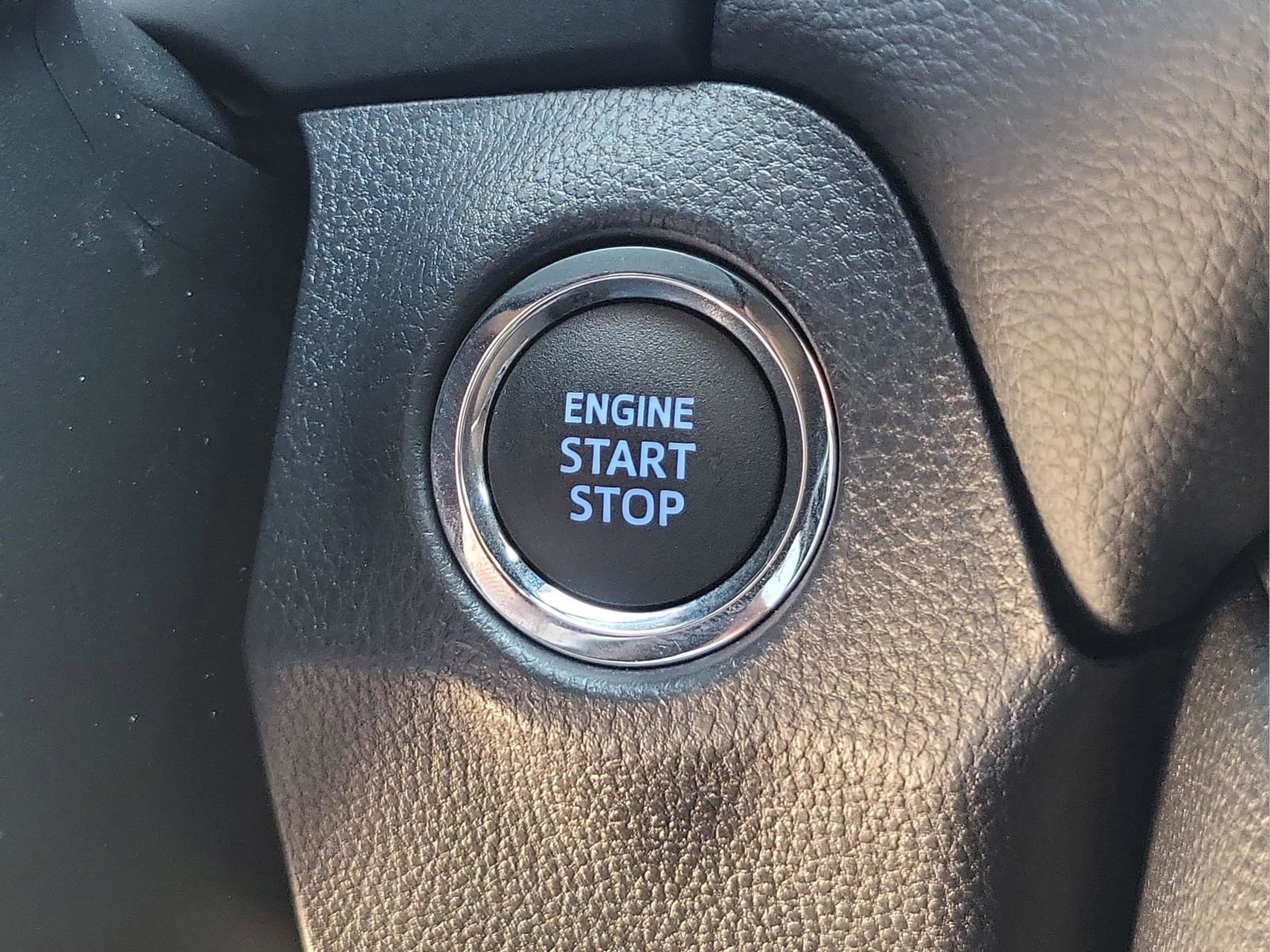 Used 2022 Toyota RAV4 XLE Premium image 29