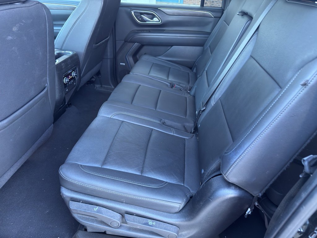 Used 2023 Chevrolet Suburban LT image 9
