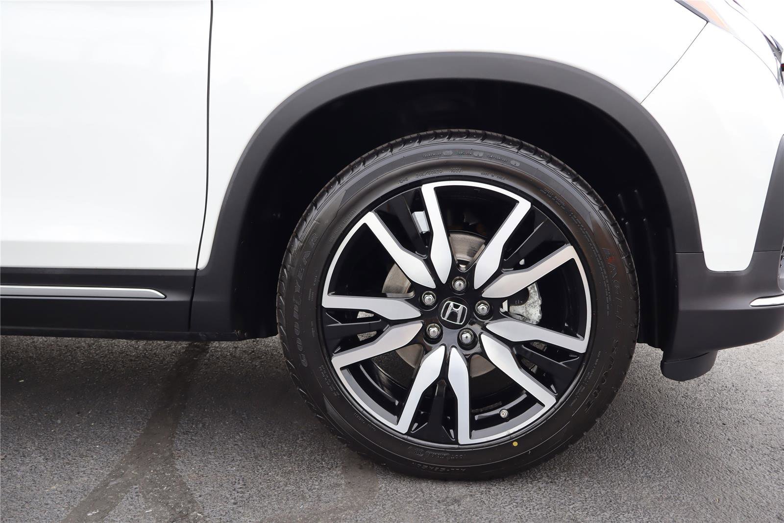 Used 2021 Honda Pilot Touring image 11