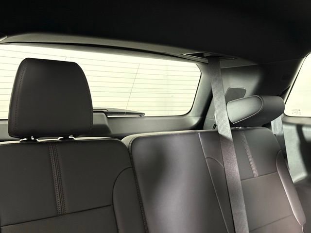 Used 2023 Chevrolet Traverse RS w/ LPO, Floor Liner Package FWD image 31
