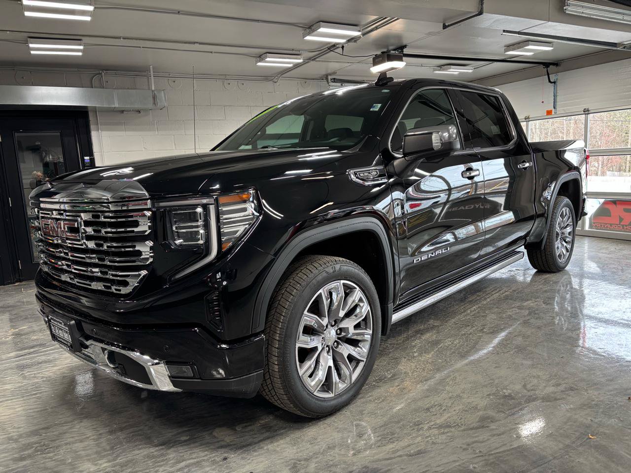 Used 2022 GMC Sierra 1500 Denali w/ Denali Reserve Package AWD/4WD image 5