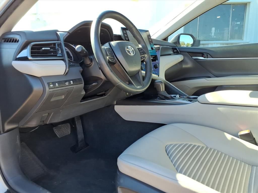 Used 2023 Toyota Camry SE w/ Audio Upgrade Package image 16