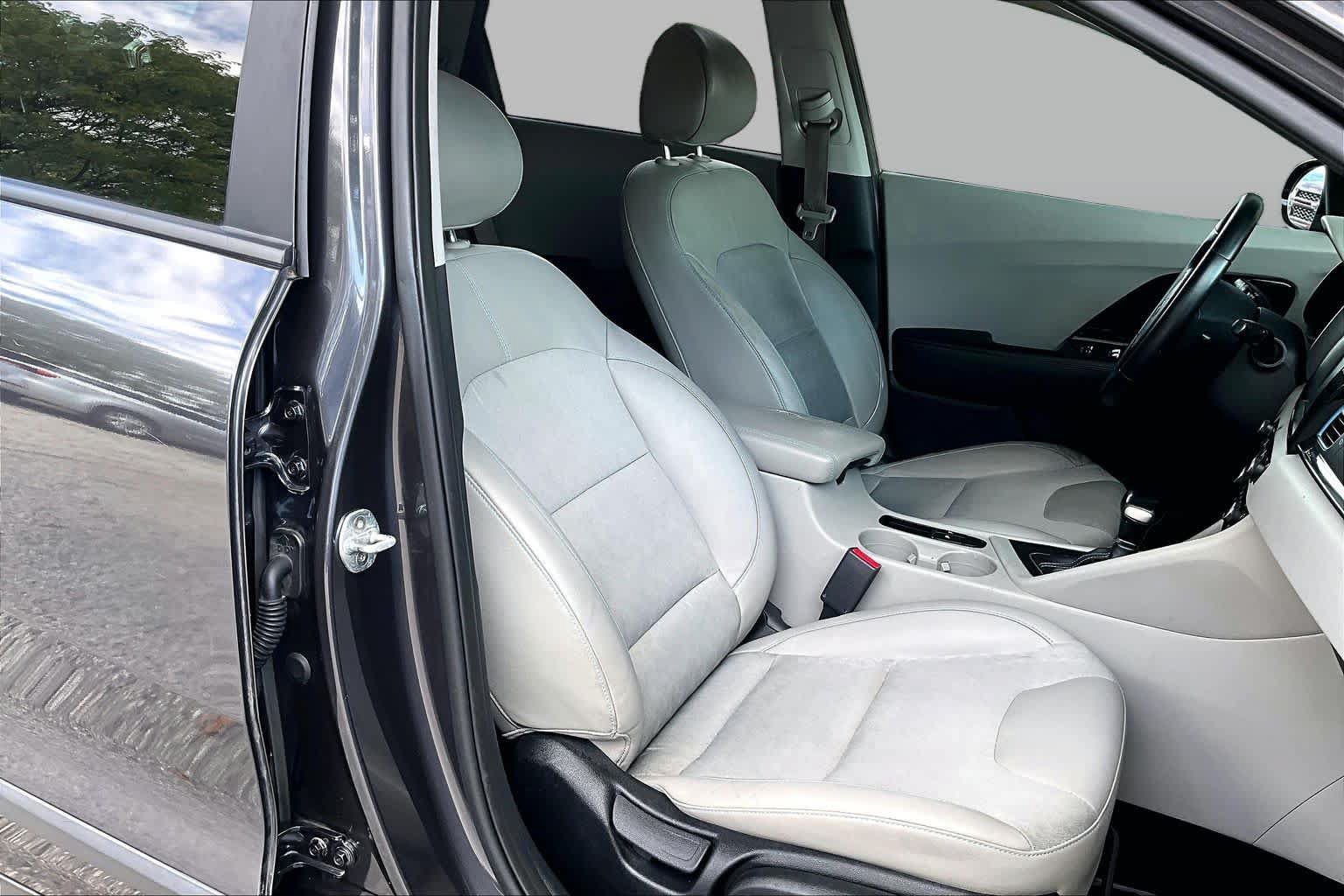 Used 2019 Kia Niro EX FWD image 9