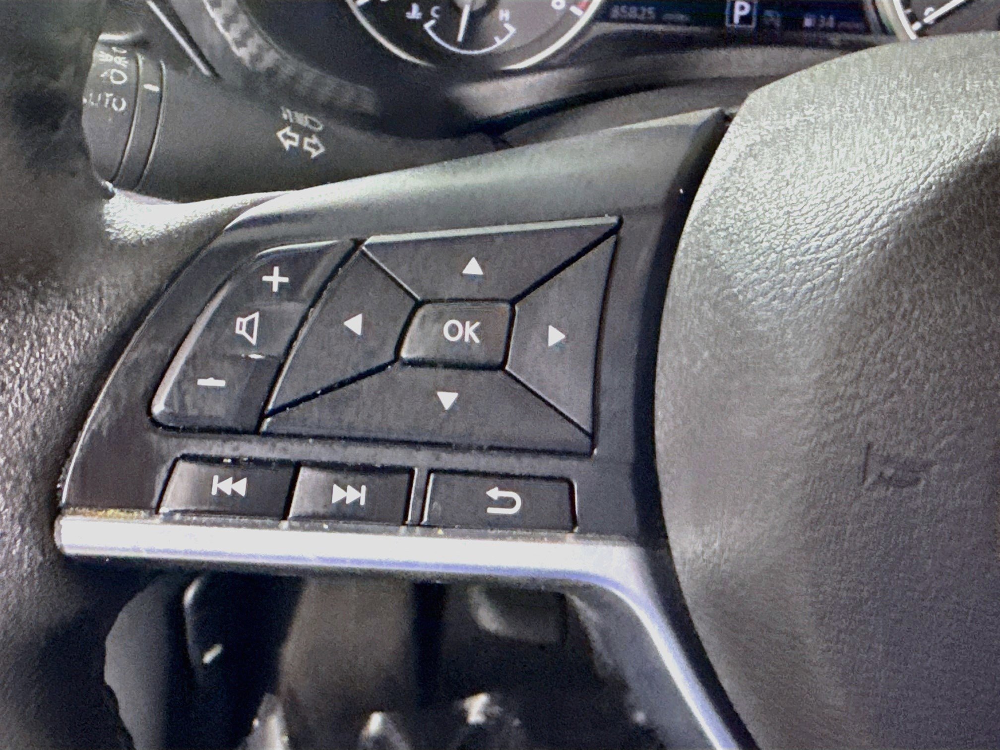 Used 2024 Nissan Sentra SR w/ SR Premium Package FWD image 14