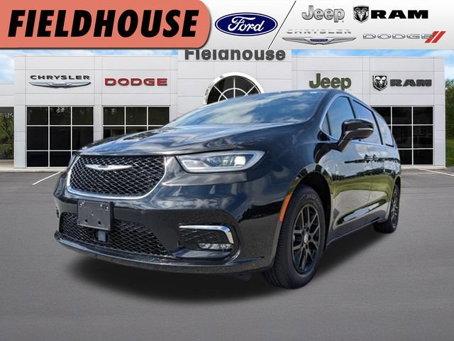 Used 2025 Chrysler Pacifica Select