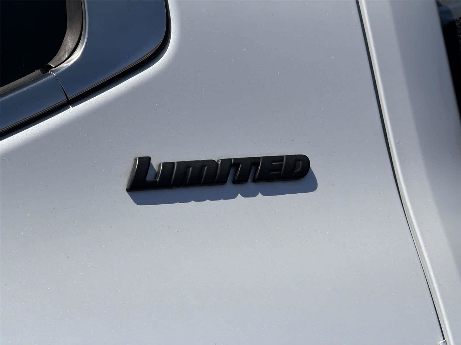 Used 2023 Toyota Tundra Limited w/ Power Package AWD/4WD image 8