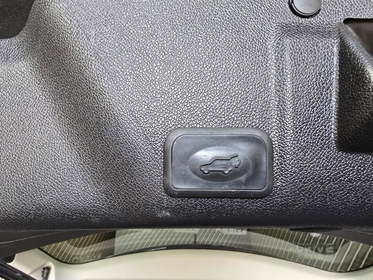 Used 2015 GMC Acadia SLT image 31