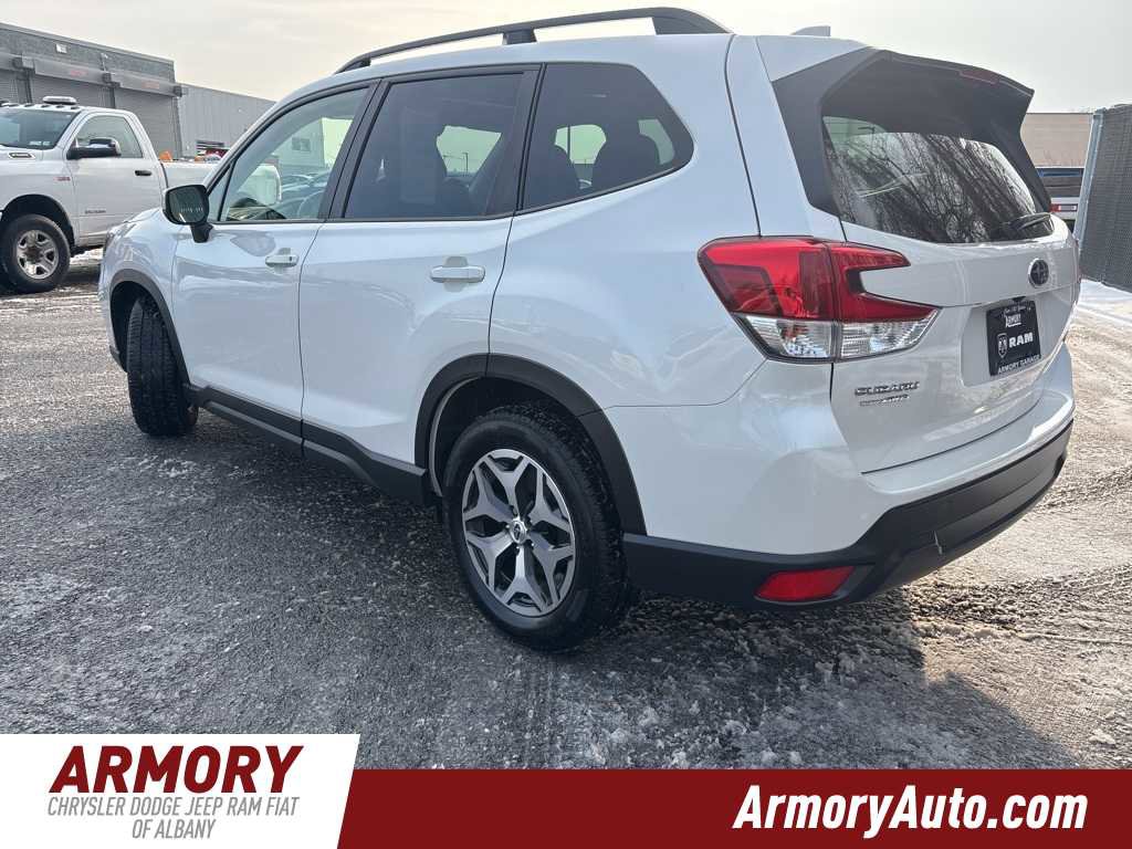 Used 2021 Subaru Forester Premium image 6