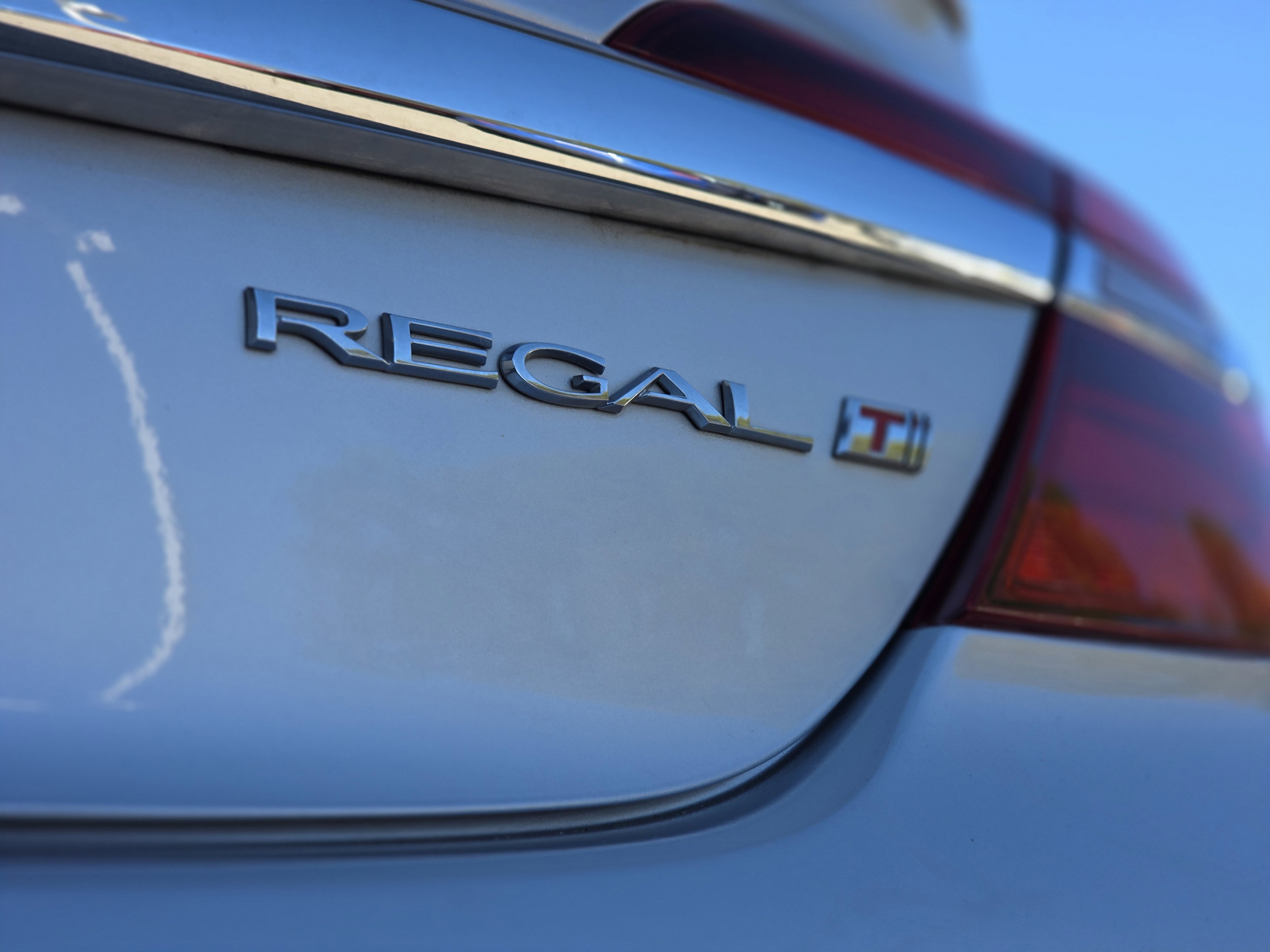 Used 2017 Buick Regal Sport Touring image 42