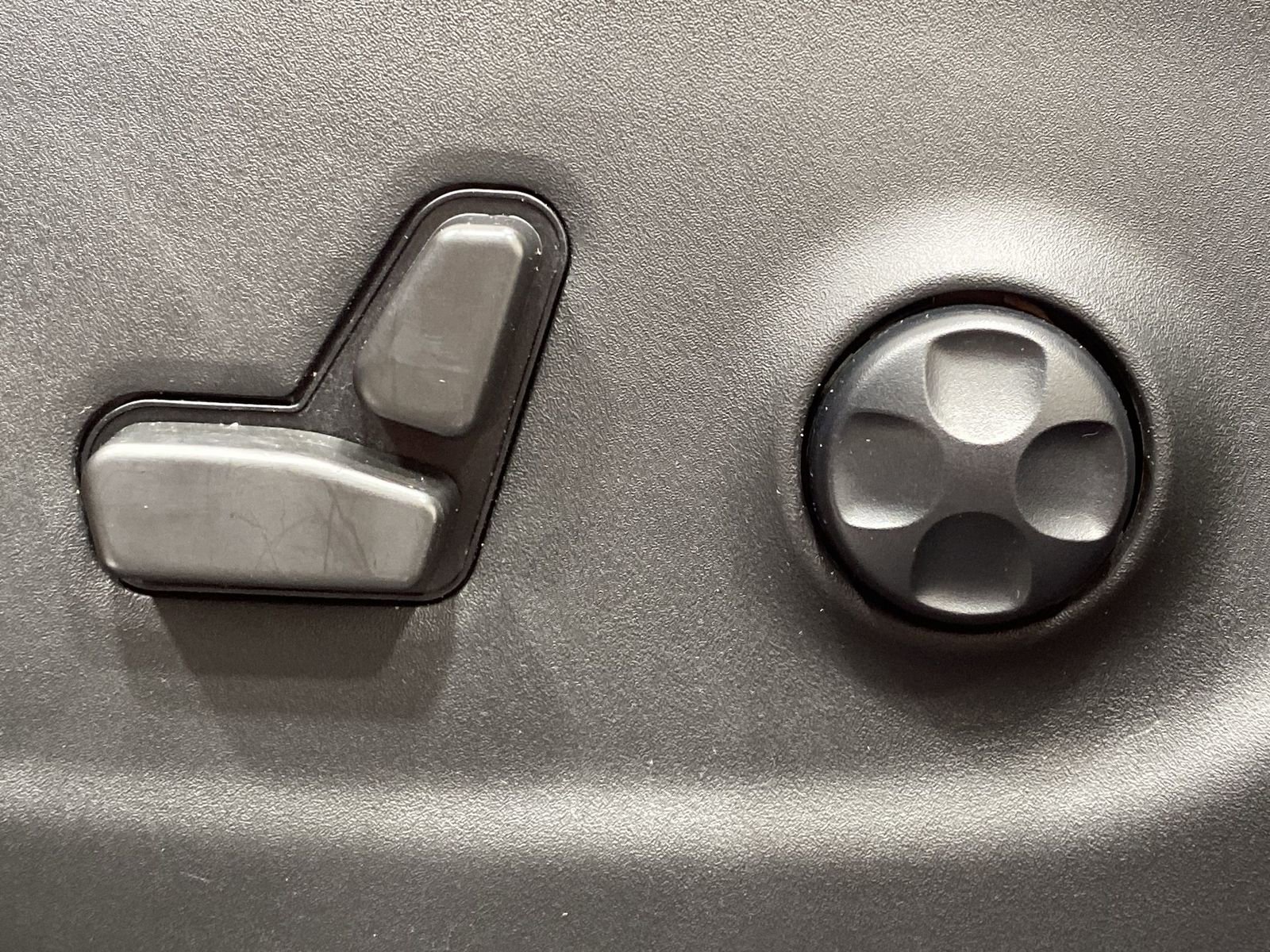 Used 2021 Jeep Cherokee Trailhawk w/ Sun, Sound & Nav Group image 12