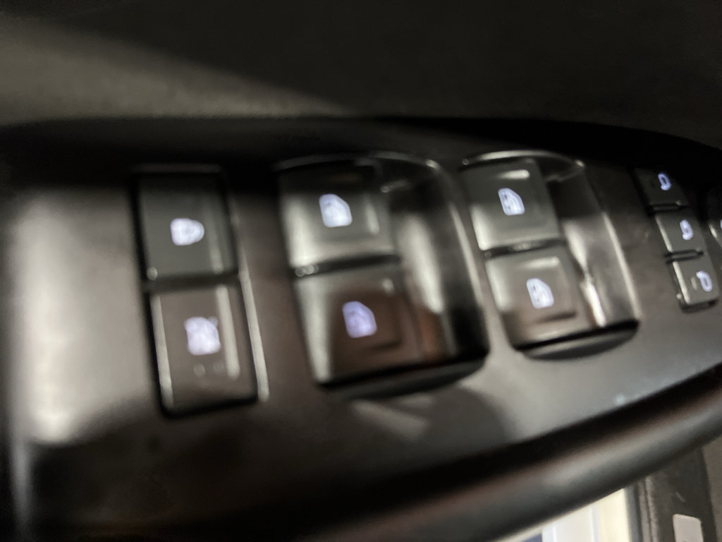 Certified 2020 Cadillac Escalade ESV Platinum AWD/4WD image 31
