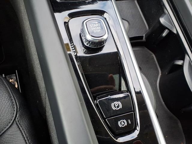 Used 2024 Volvo XC60 B5 Plus AWD/4WD image 28