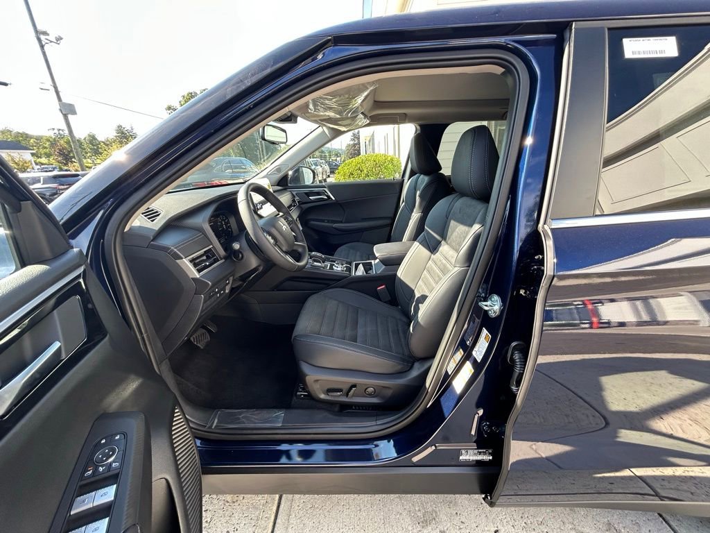 New 2025 Mitsubishi Outlander SE AWD/4WD image 9