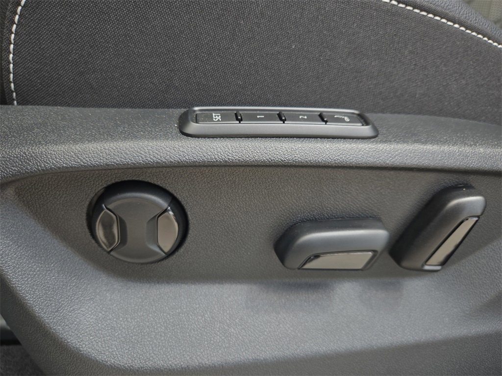 New 2025 Volkswagen Atlas SEL Premium R-Line image 19