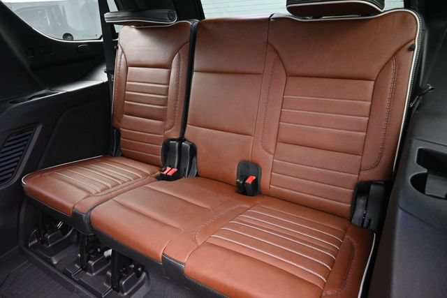 Used 2024 GMC Yukon Denali Ultimate AWD/4WD image 17