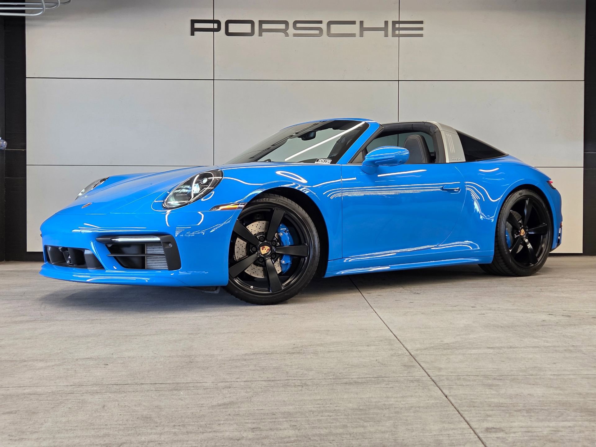 Certified 2024 Porsche 911 Targa 4S AWD/4WD image 1