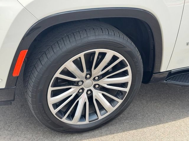 Certified 2022 Jeep Wagoneer Series II AWD/4WD image 10