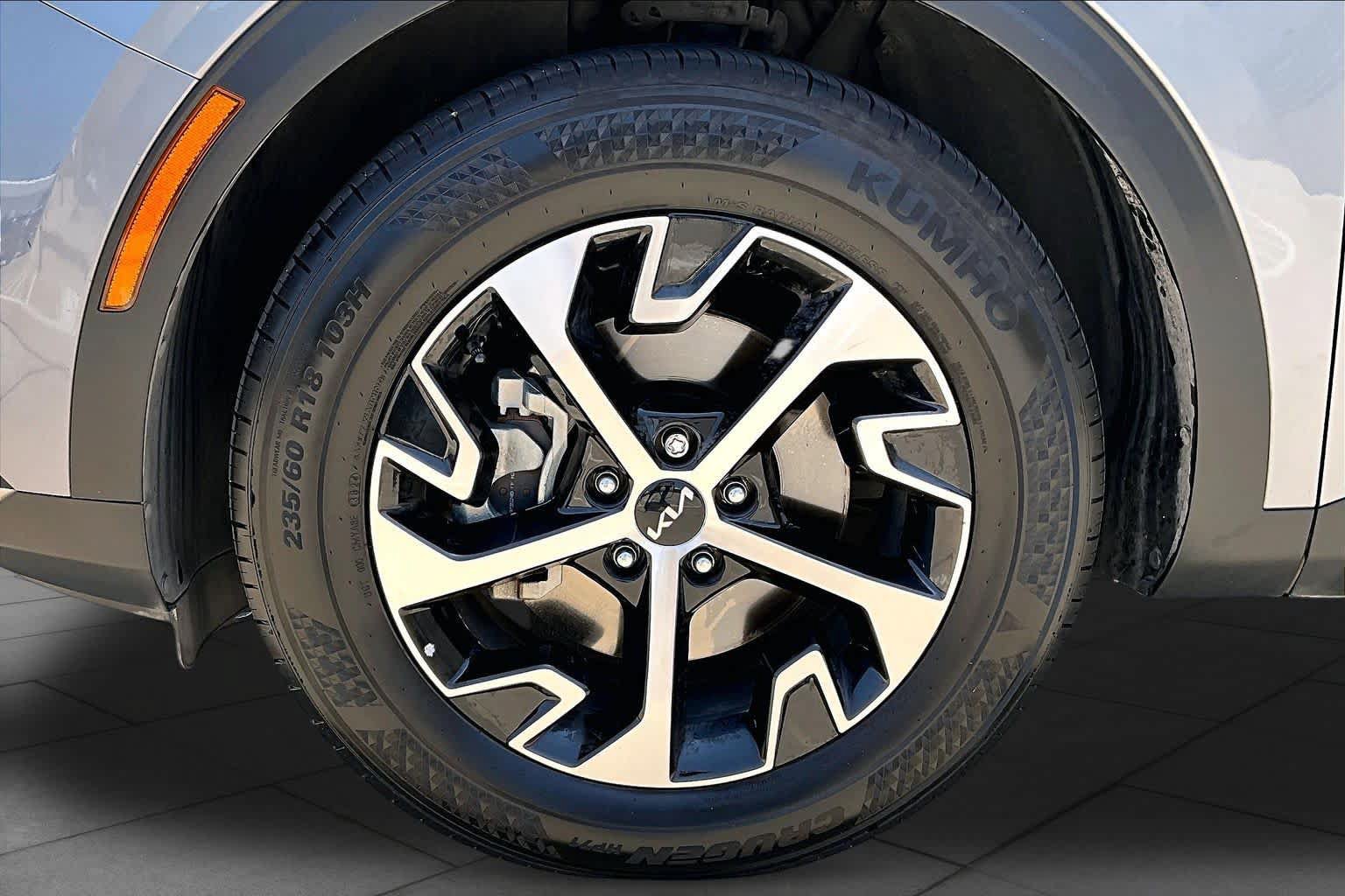 Used 2025 Kia Sportage EX FWD image 11