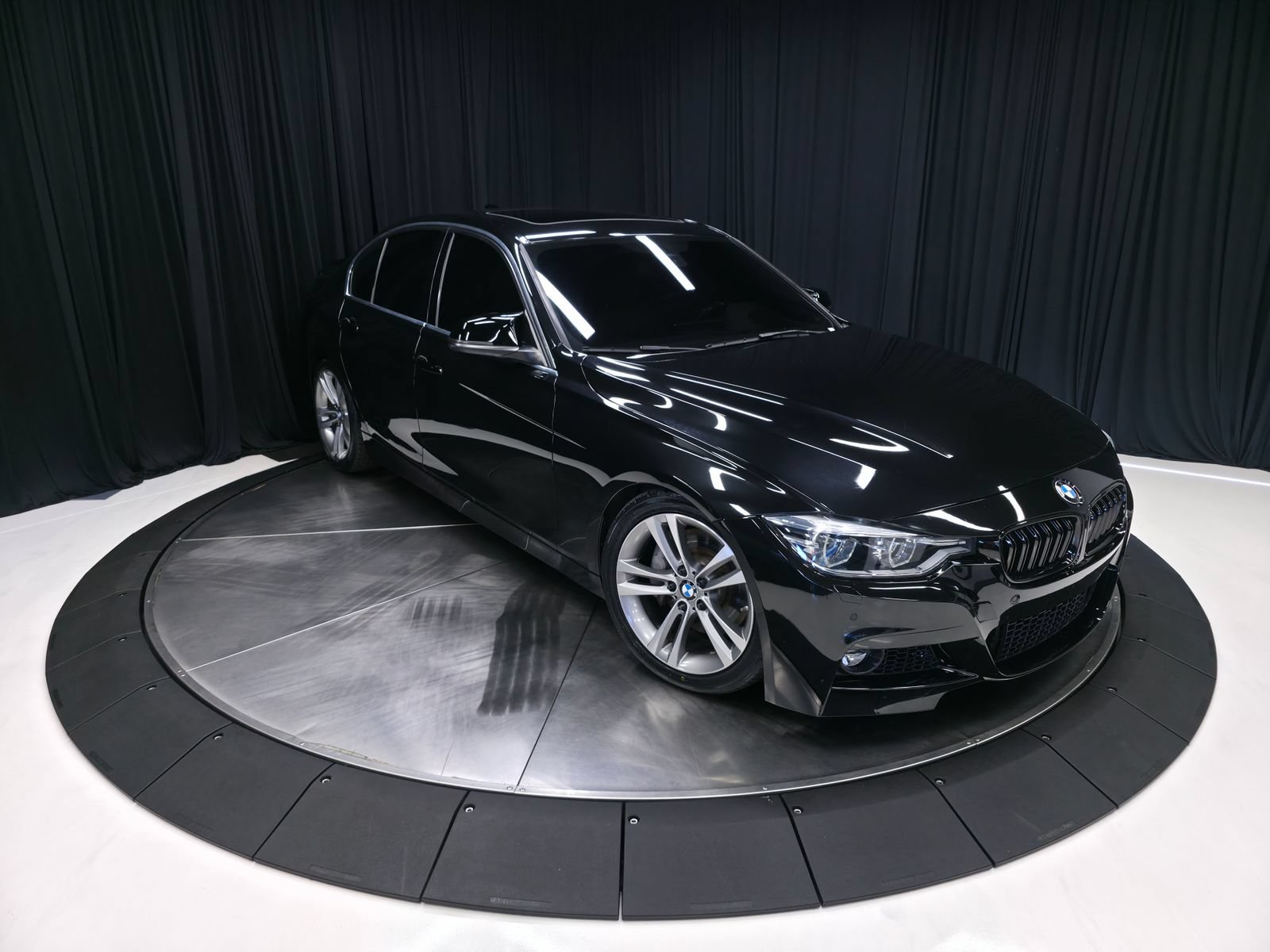 Used 2018 BMW 340i Sedan RWD image 16