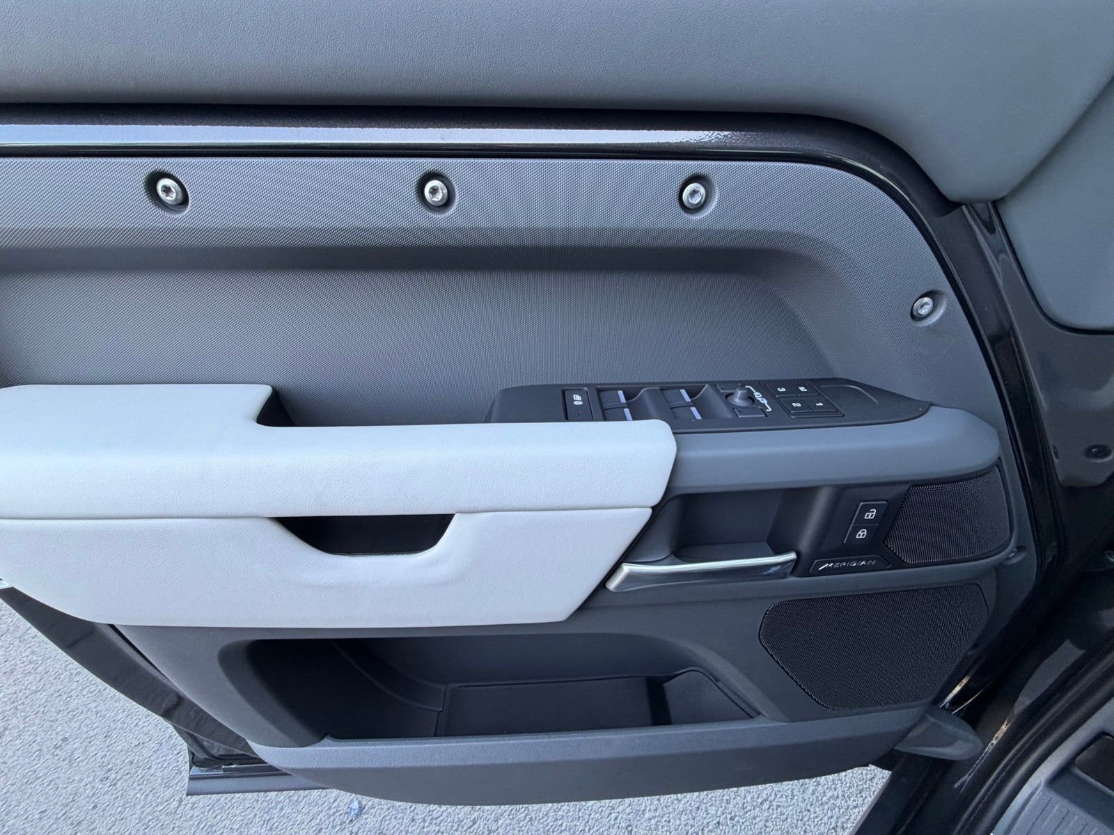 New 2026 Land Rover Defender 110 S AWD/4WD image 25