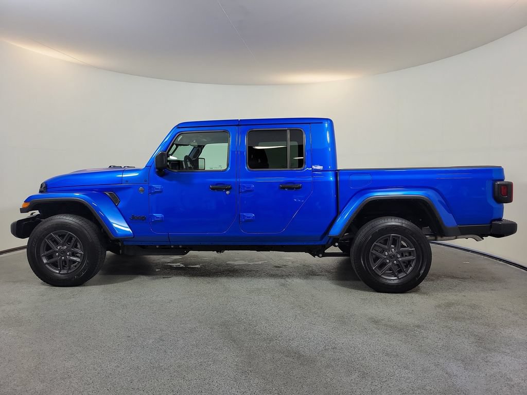 Used 2026 Jeep Gladiator Sport AWD/4WD image 4