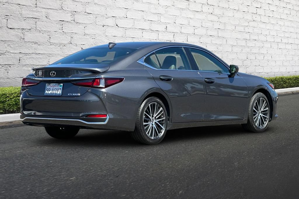 Certified 2025 Lexus ES 300h w/ Premium Package FWD image 4