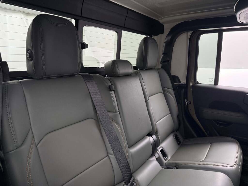 New 2026 Jeep Gladiator Mojave image 21