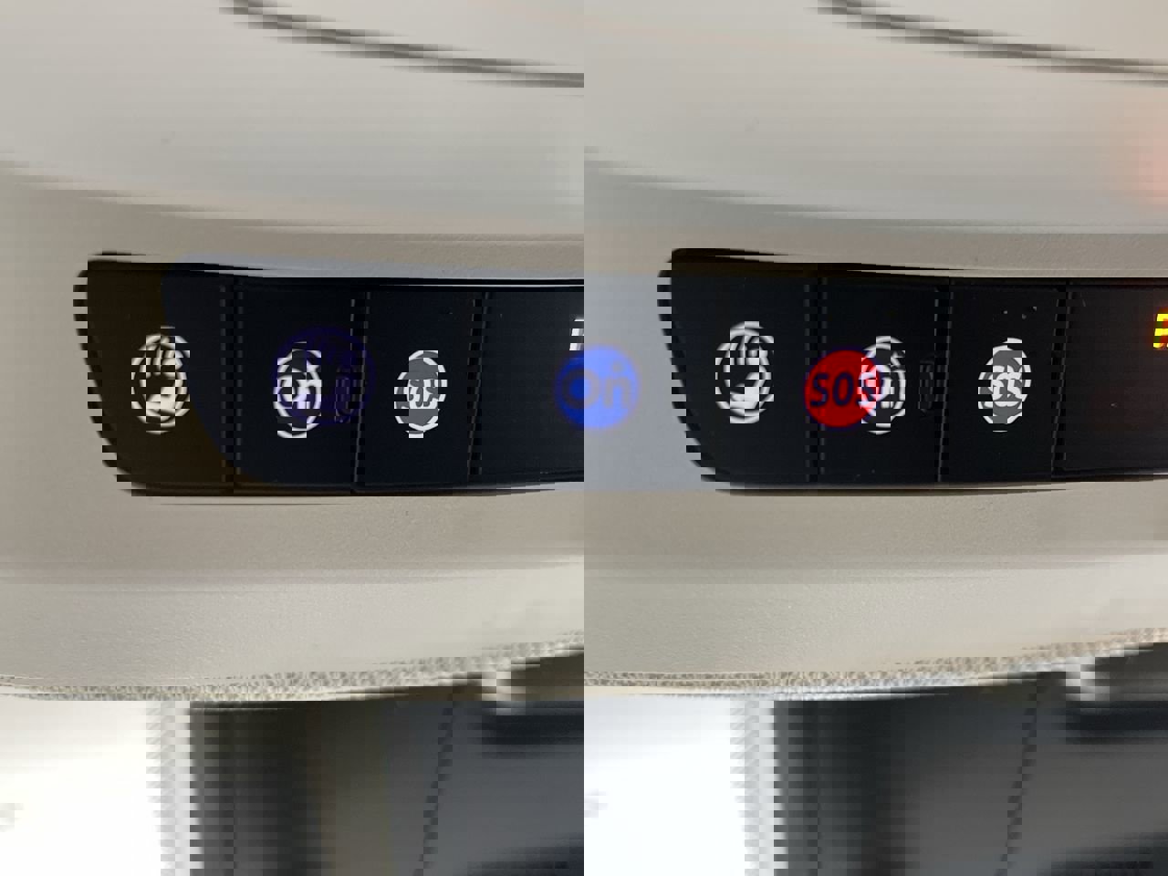 Used 2023 Buick Envision Avenir image 29