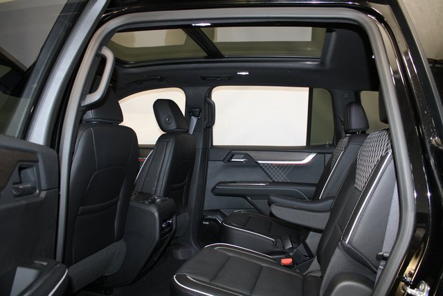 Used 2025 GMC Acadia Denali w/ LPO, Floor Liner Package image 12